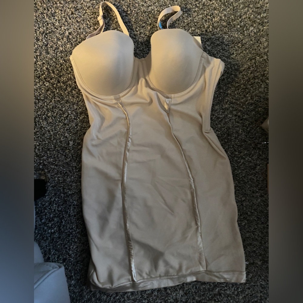 Maidenform under foundation NWT 38C detachable straps crotch snap